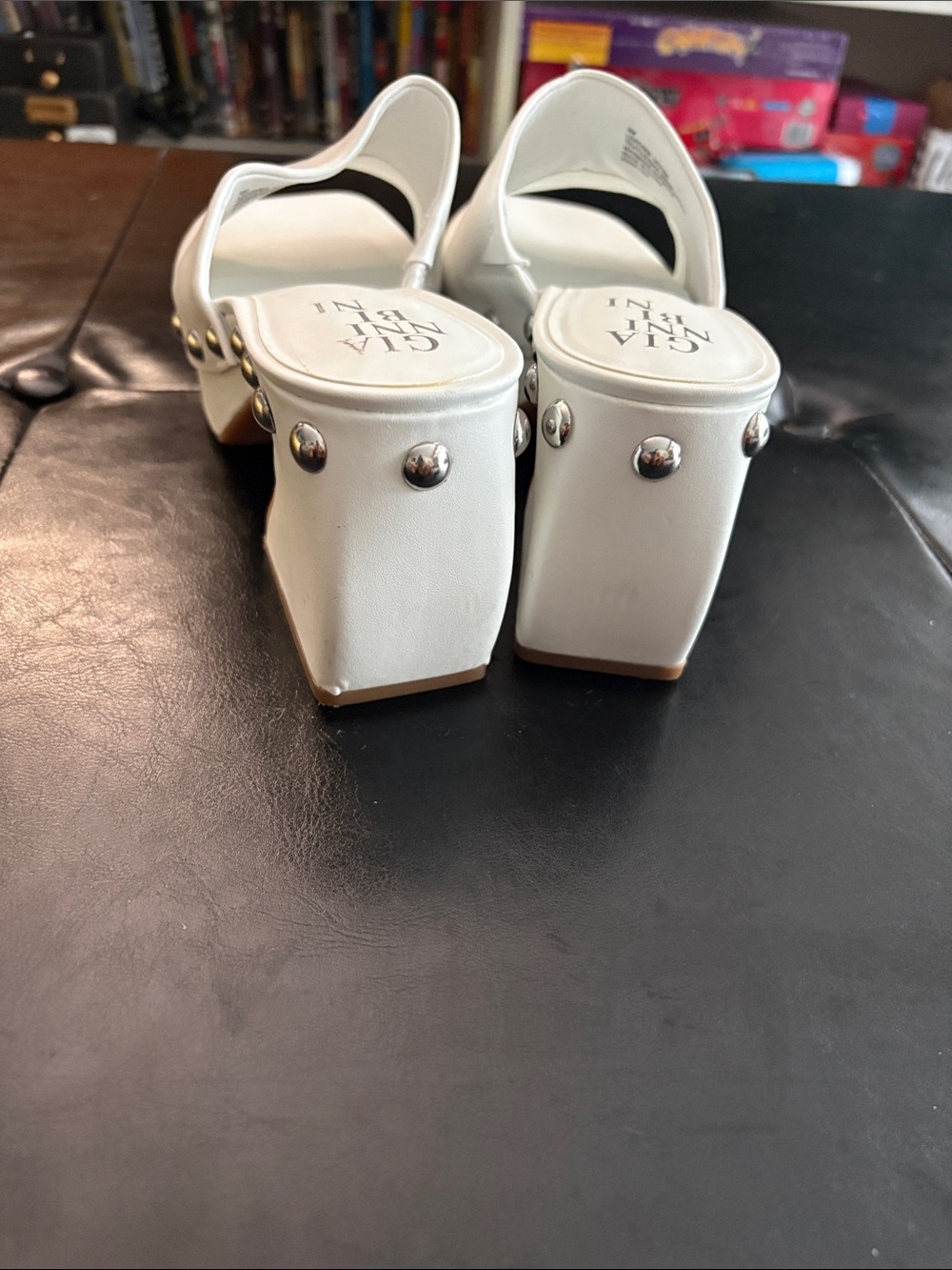 Gianni Bini White Leather Slide Mules - Picture 4 of 8
